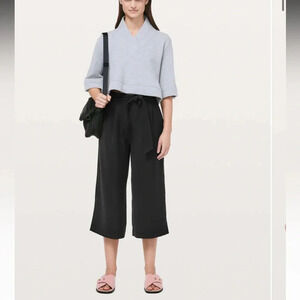 Lululemon Women’s Noir Crop Pant flowy office comfy minimalist pockets